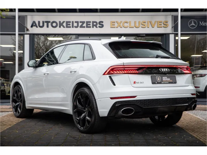 Audi Q8 4.0 TFSI RS Q8 quattro  Image 4