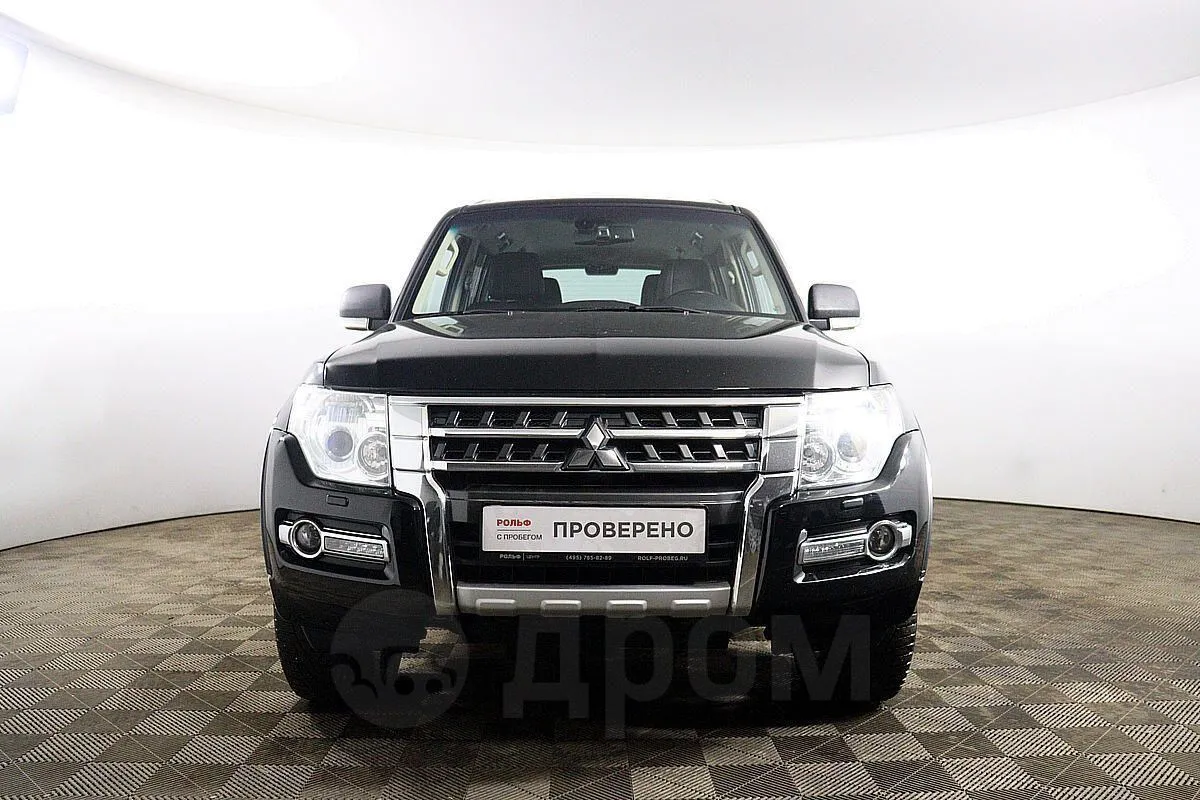 Mitsubishi Pajero Image 2